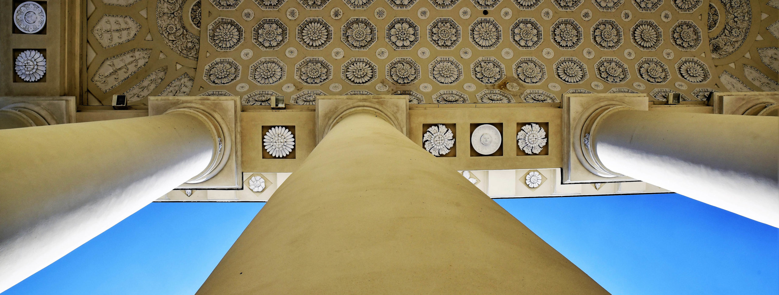 Vilnius portico roof crop